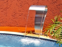 Cascata para piscina modelo Canyon
